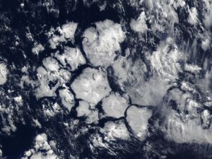 awan heksagonal