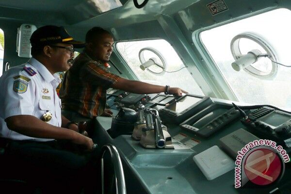 peralatan navigasi kapal 600x400