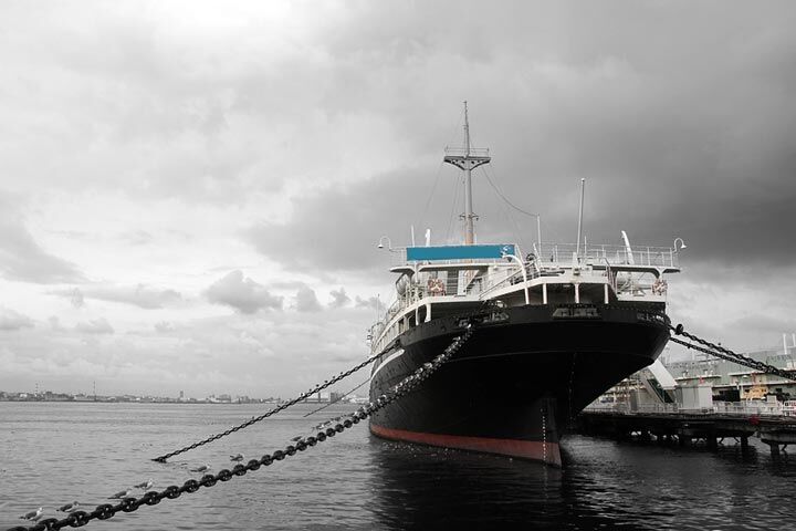 Perlengkapan kapal laut 720x480